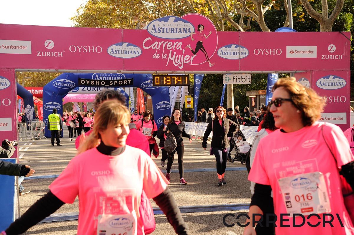Llegada de la Carrera de la Mujer de Barcelona (ARCO DERECHO 80)