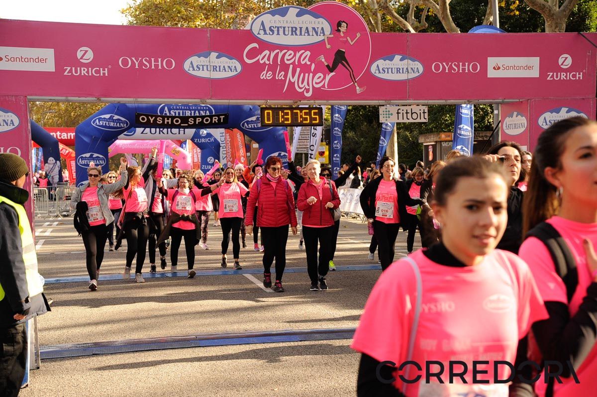 Llegada de la Carrera de la Mujer de Barcelona (ARCO DERECHO 80)