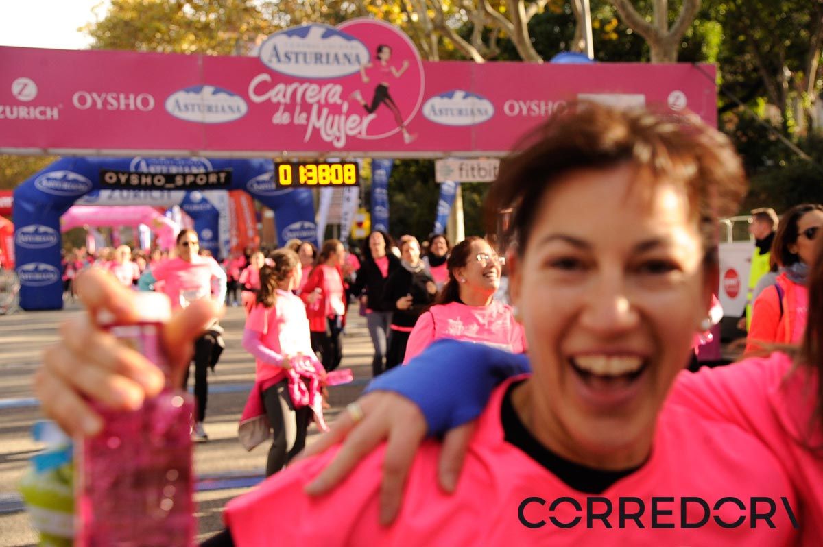 Llegada de la Carrera de la Mujer de Barcelona (ARCO DERECHO 80)