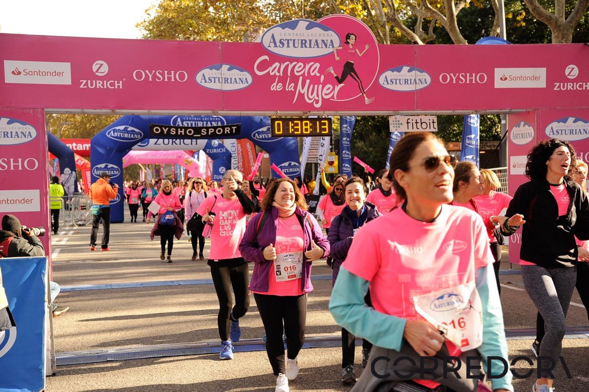 Llegada de la Carrera de la Mujer de Barcelona (ARCO DERECHO 81)