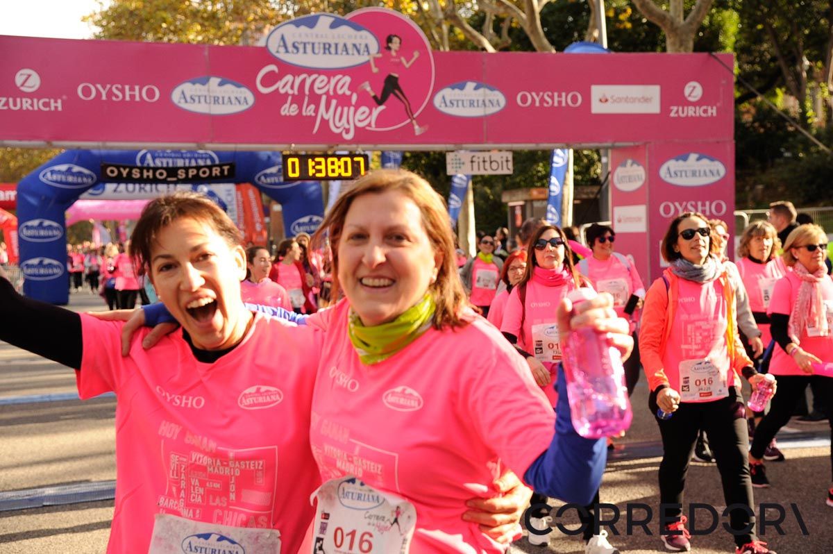 Llegada de la Carrera de la Mujer de Barcelona (ARCO DERECHO 80)