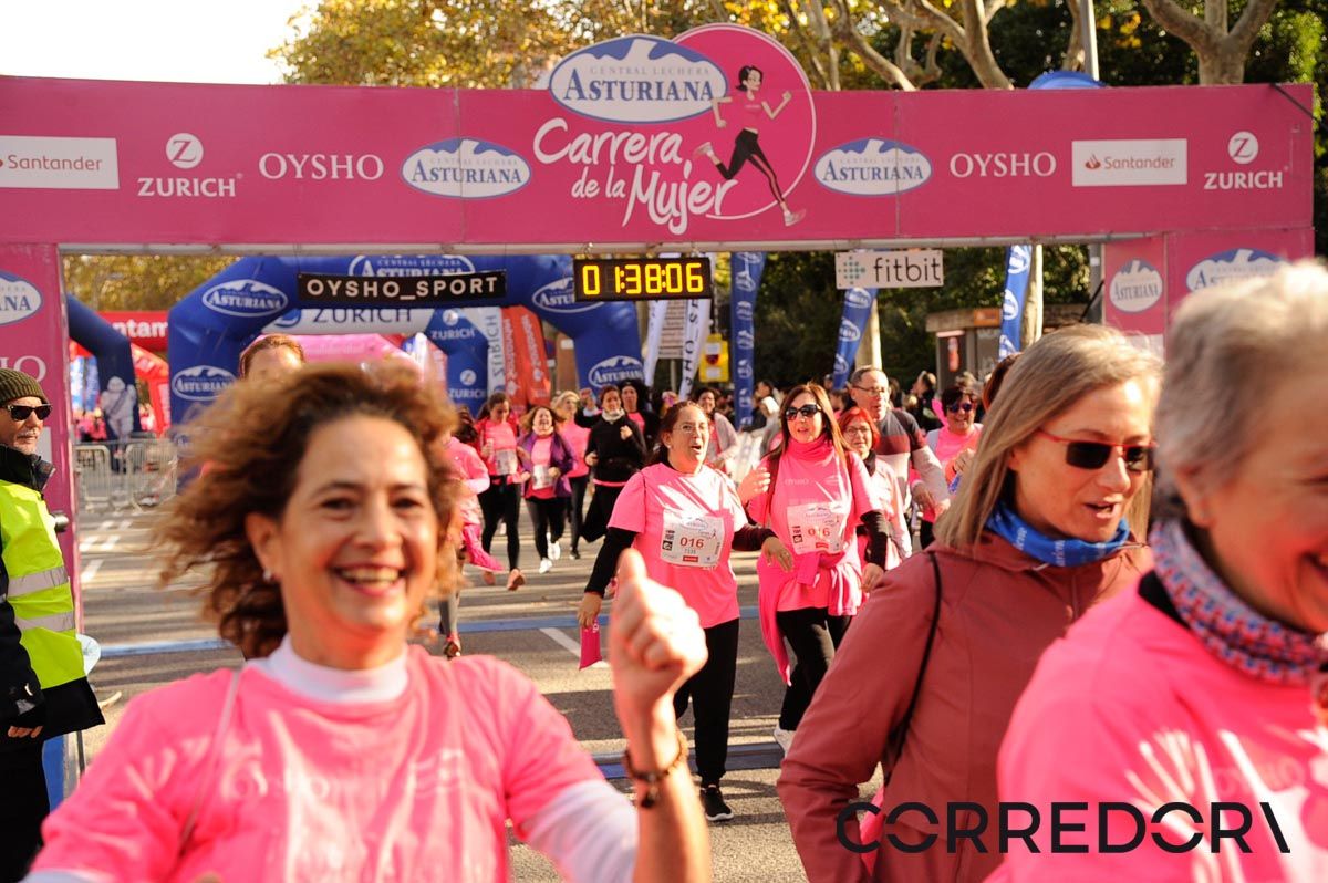 Llegada de la Carrera de la Mujer de Barcelona (ARCO DERECHO 80)