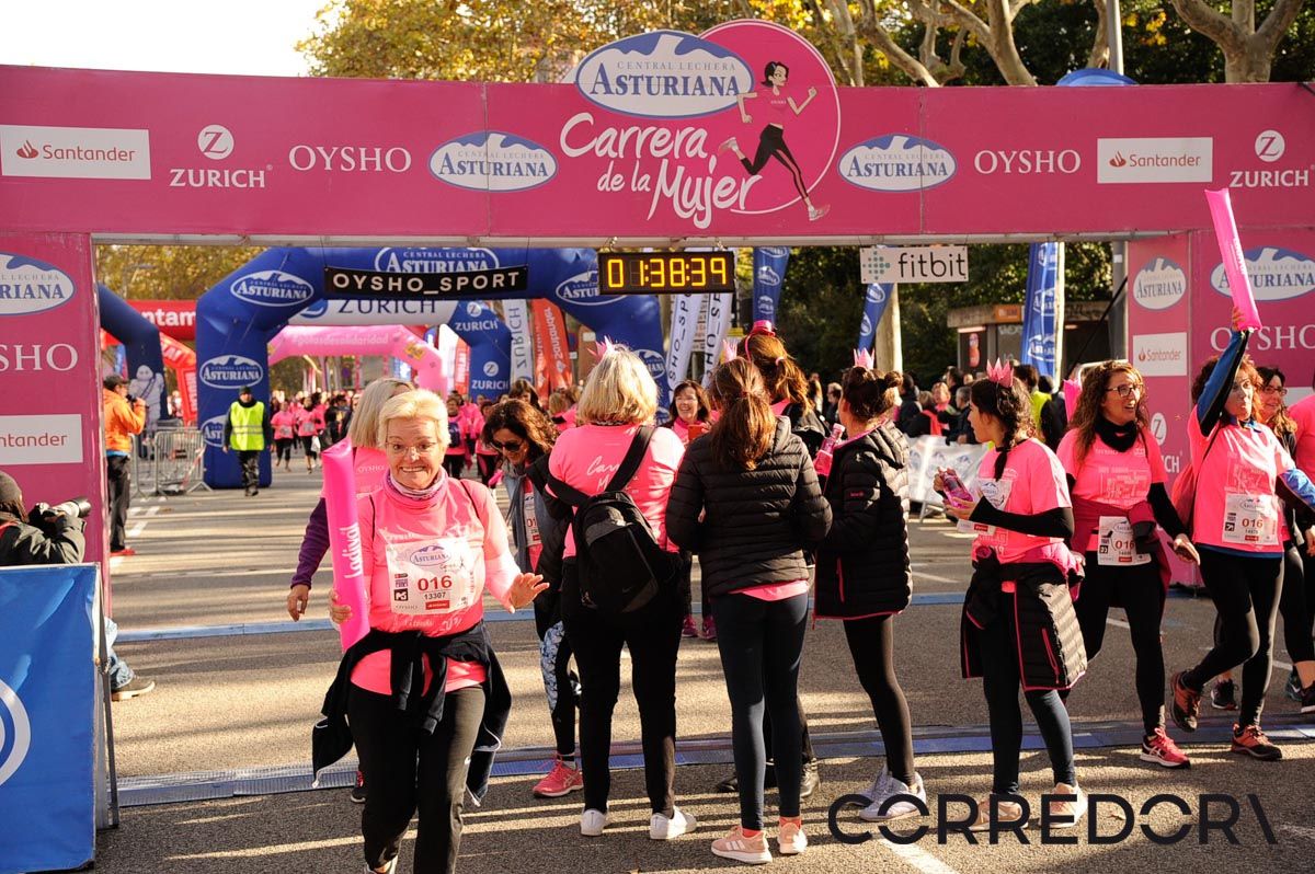 Llegada de la Carrera de la Mujer de Barcelona (ARCO DERECHO 81)