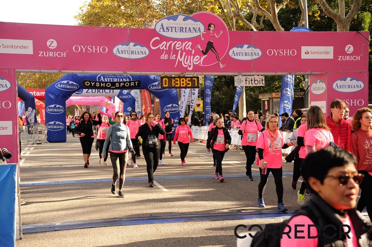 Llegada de la Carrera de la Mujer de Barcelona (ARCO DERECHO 82)