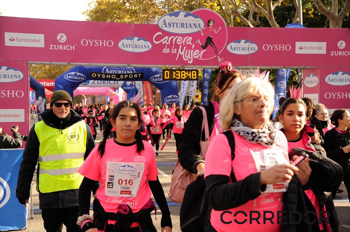 Llegada de la Carrera de la Mujer de Barcelona (ARCO DERECHO 82)