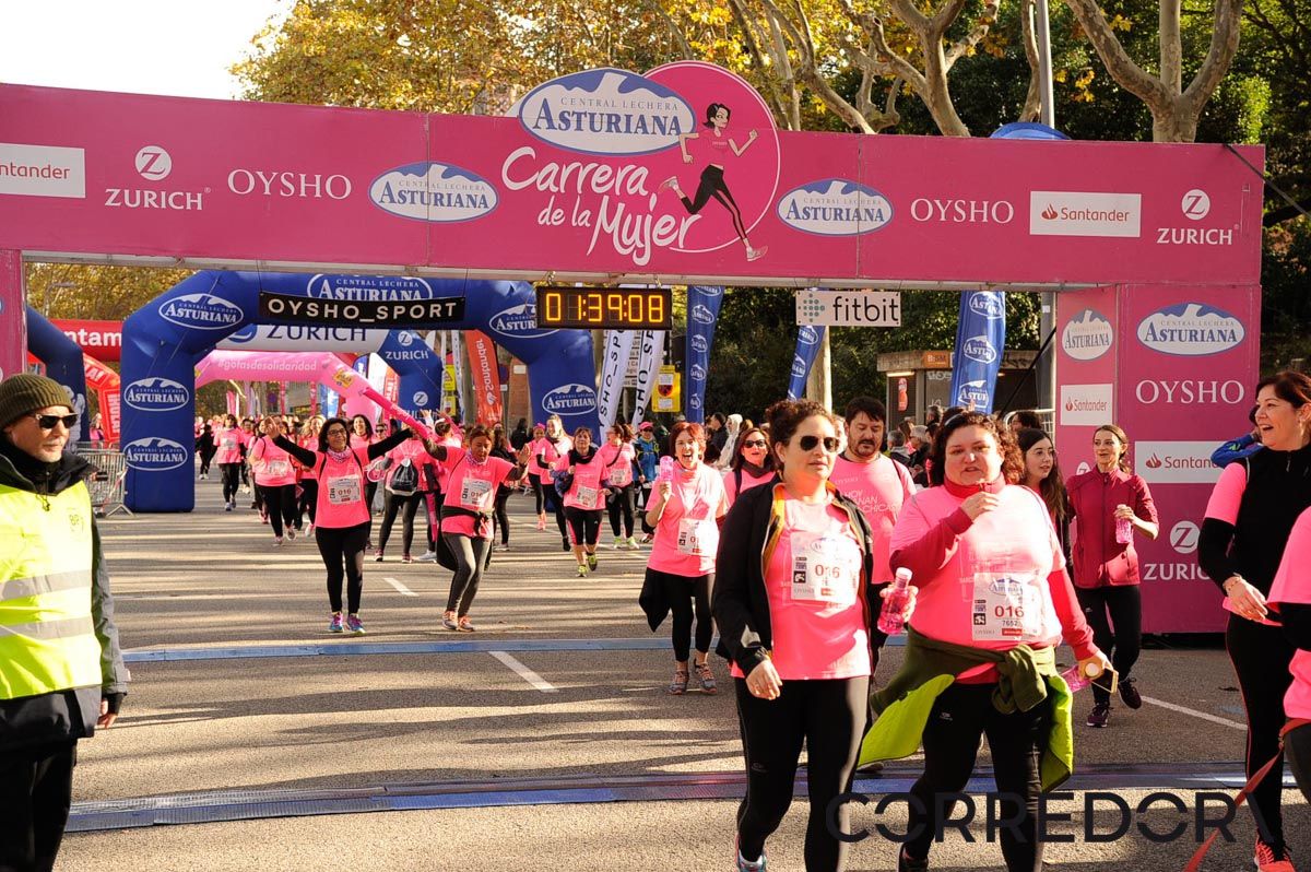 Llegada de la Carrera de la Mujer de Barcelona (ARCO DERECHO 82)