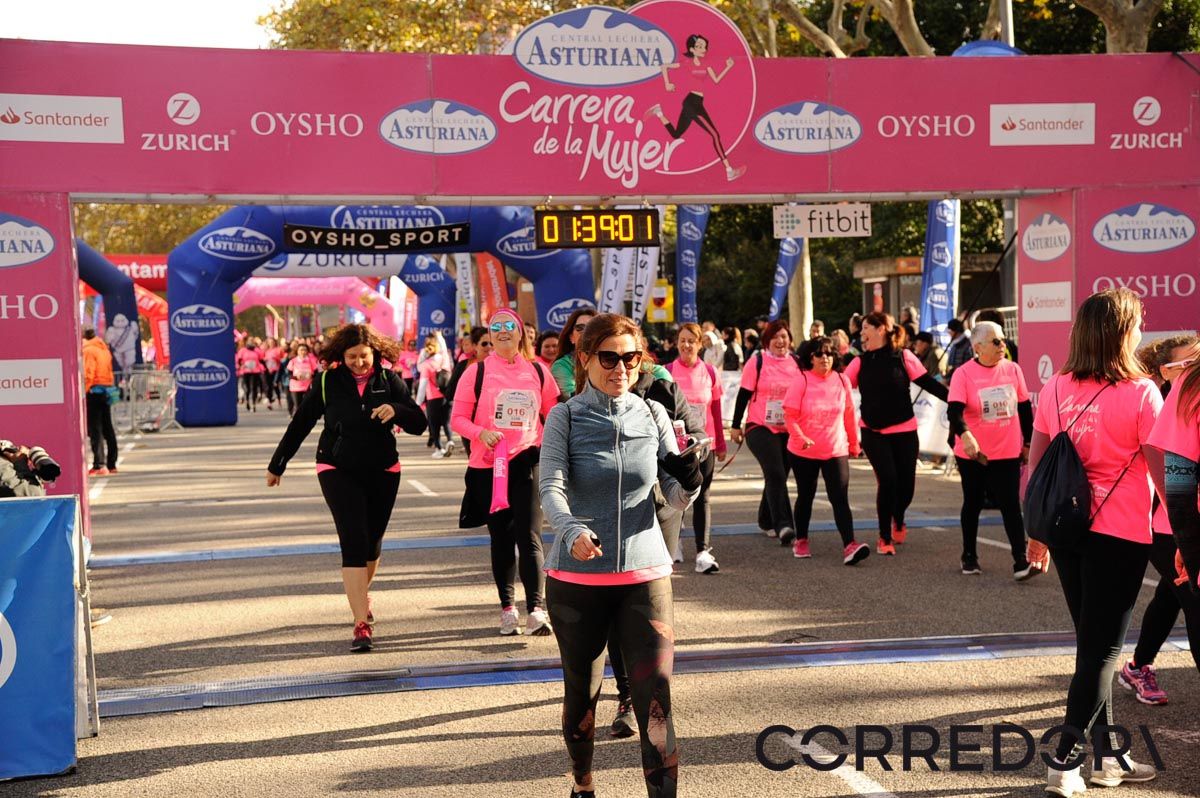 Llegada de la Carrera de la Mujer de Barcelona (ARCO DERECHO 82)