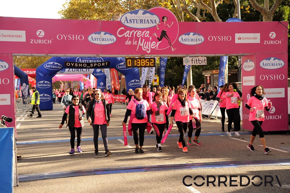 Llegada de la Carrera de la Mujer de Barcelona (ARCO DERECHO 82)