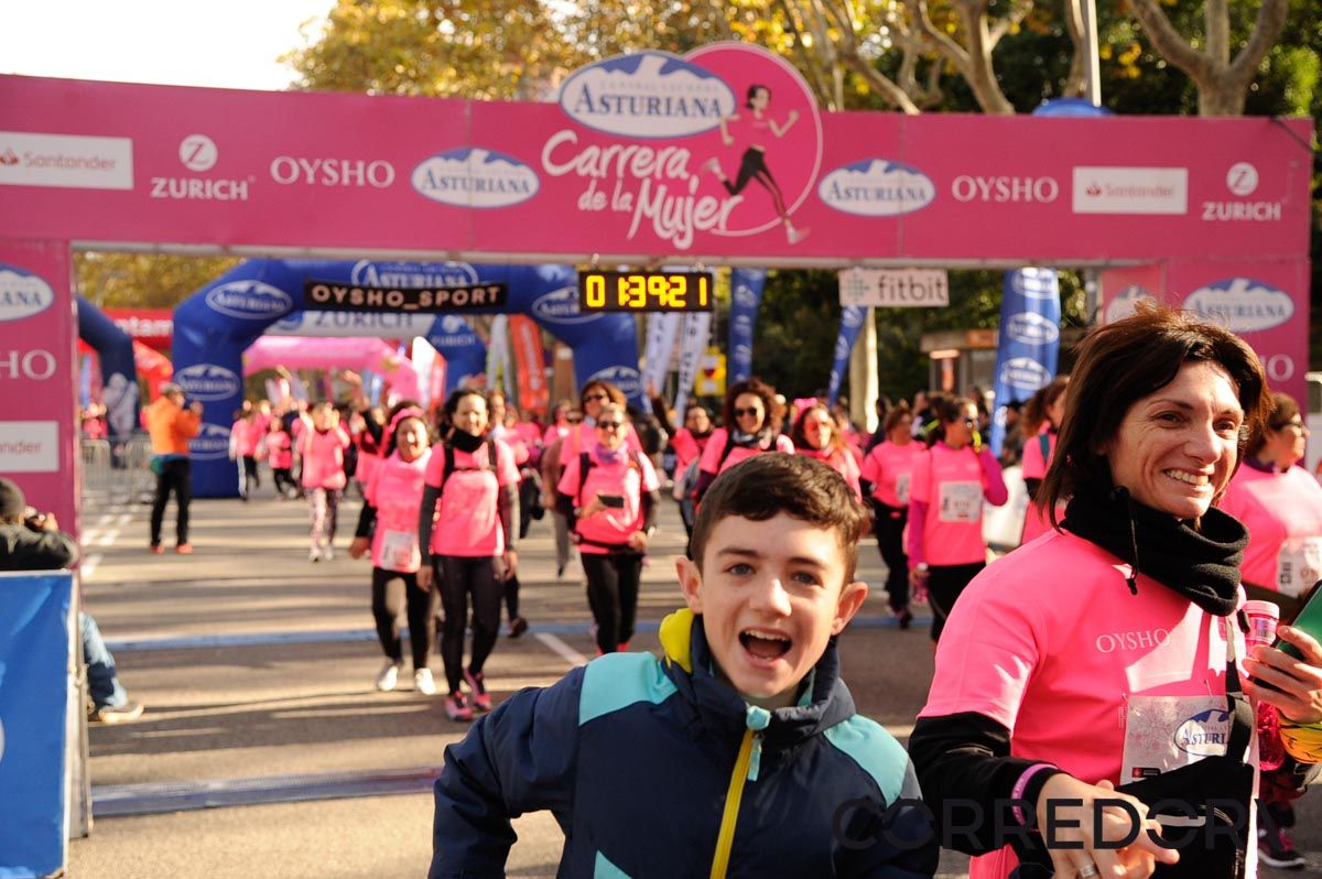Llegada de la Carrera de la Mujer de Barcelona (ARCO DERECHO 83)