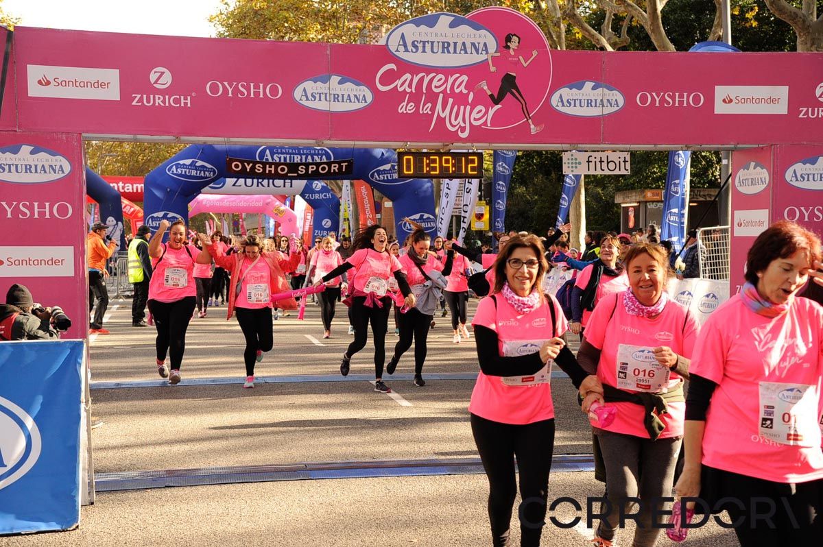 Llegada de la Carrera de la Mujer de Barcelona (ARCO DERECHO 82)