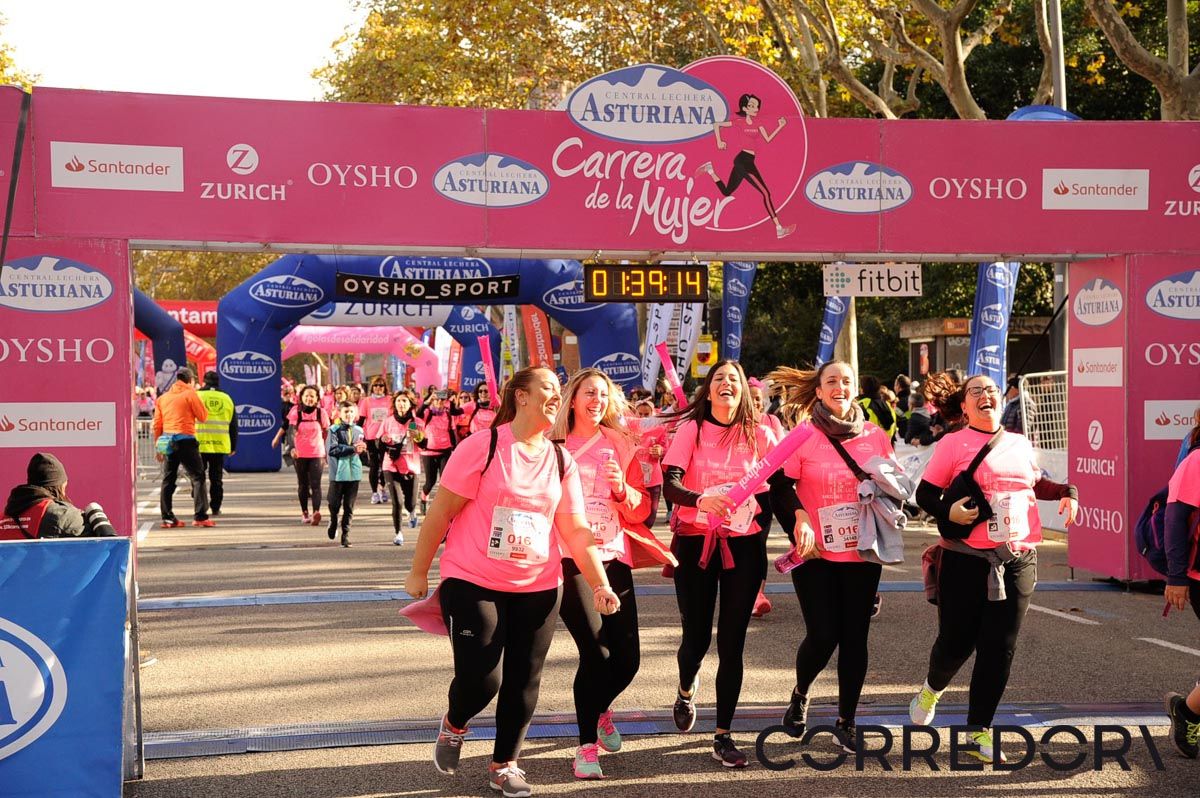 Llegada de la Carrera de la Mujer de Barcelona (ARCO DERECHO 82)