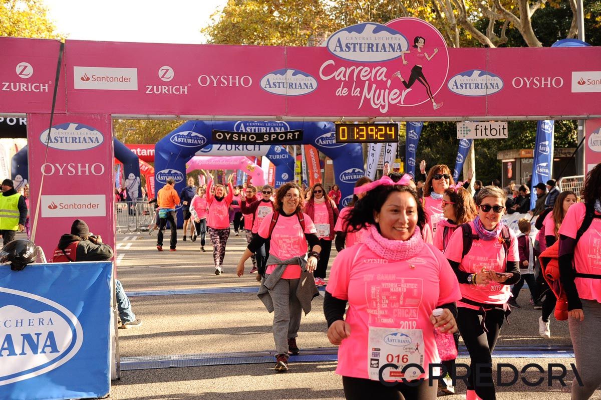 Llegada de la Carrera de la Mujer de Barcelona (ARCO DERECHO 83)