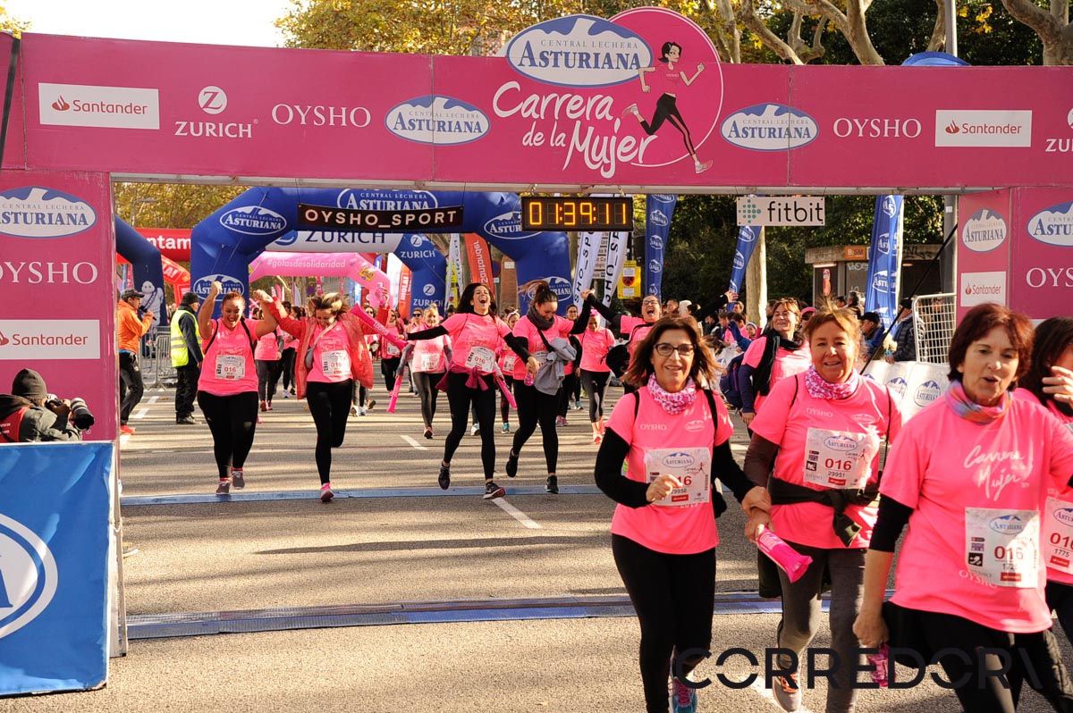 Llegada de la Carrera de la Mujer de Barcelona (ARCO DERECHO 82)
