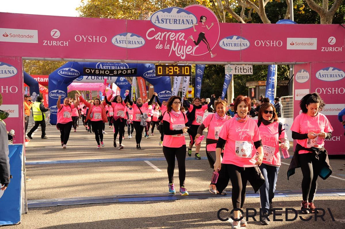 Llegada de la Carrera de la Mujer de Barcelona (ARCO DERECHO 82)
