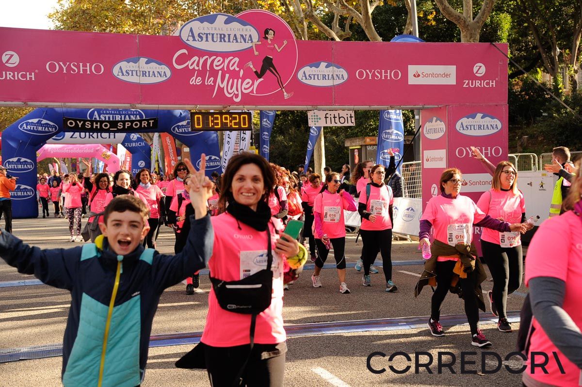 Llegada de la Carrera de la Mujer de Barcelona (ARCO DERECHO 83)