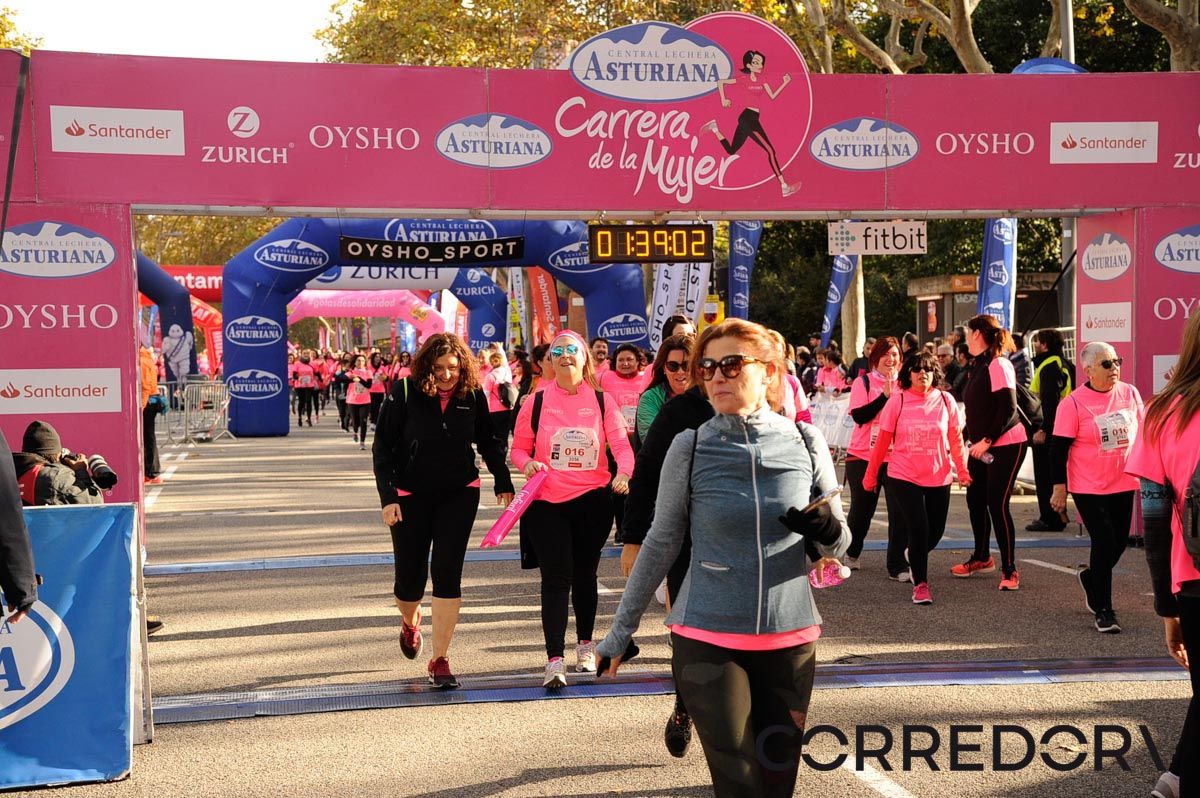Llegada de la Carrera de la Mujer de Barcelona (ARCO DERECHO 82)