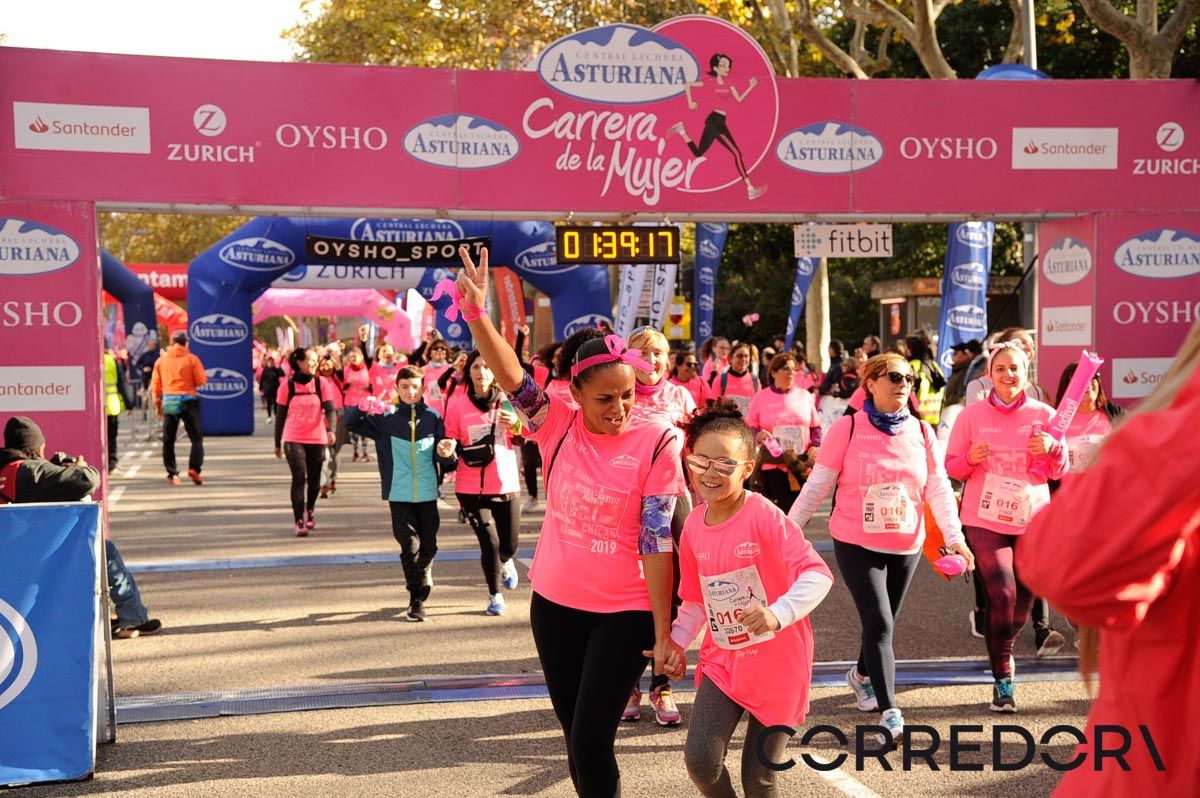 Llegada de la Carrera de la Mujer de Barcelona (ARCO DERECHO 82)