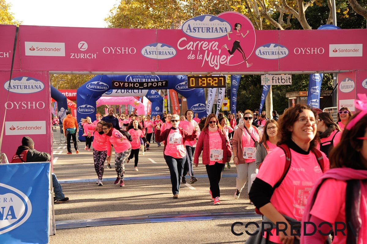 Llegada de la Carrera de la Mujer de Barcelona (ARCO DERECHO 83)