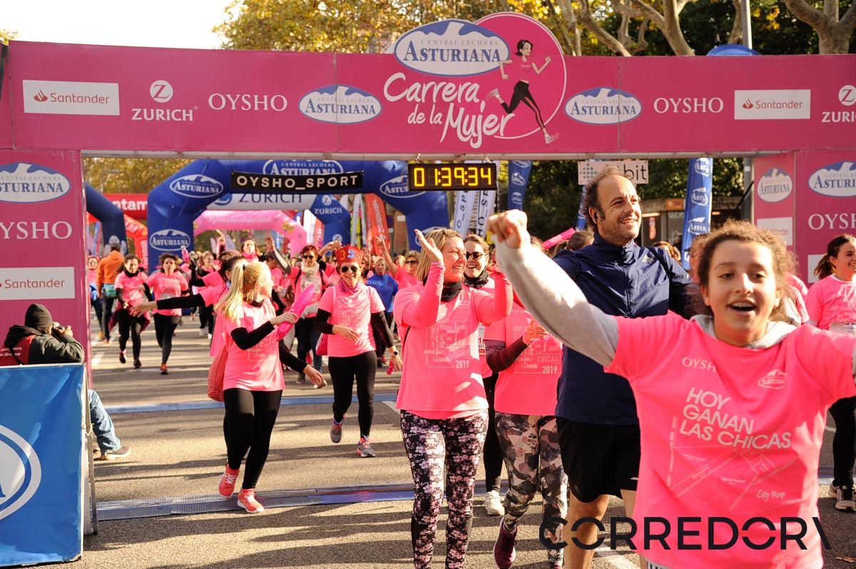 Llegada de la Carrera de la Mujer de Barcelona (ARCO DERECHO 83)