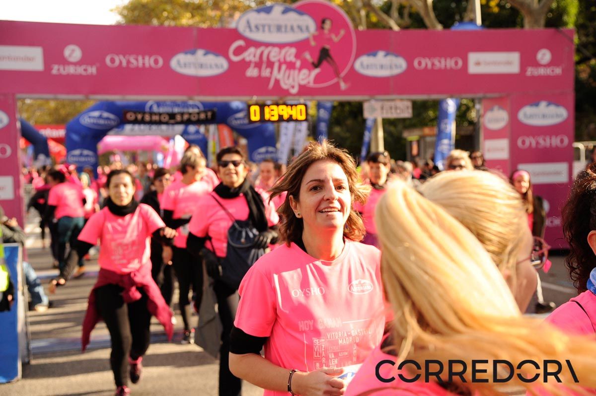 Llegada de la Carrera de la Mujer de Barcelona (ARCO DERECHO 83)
