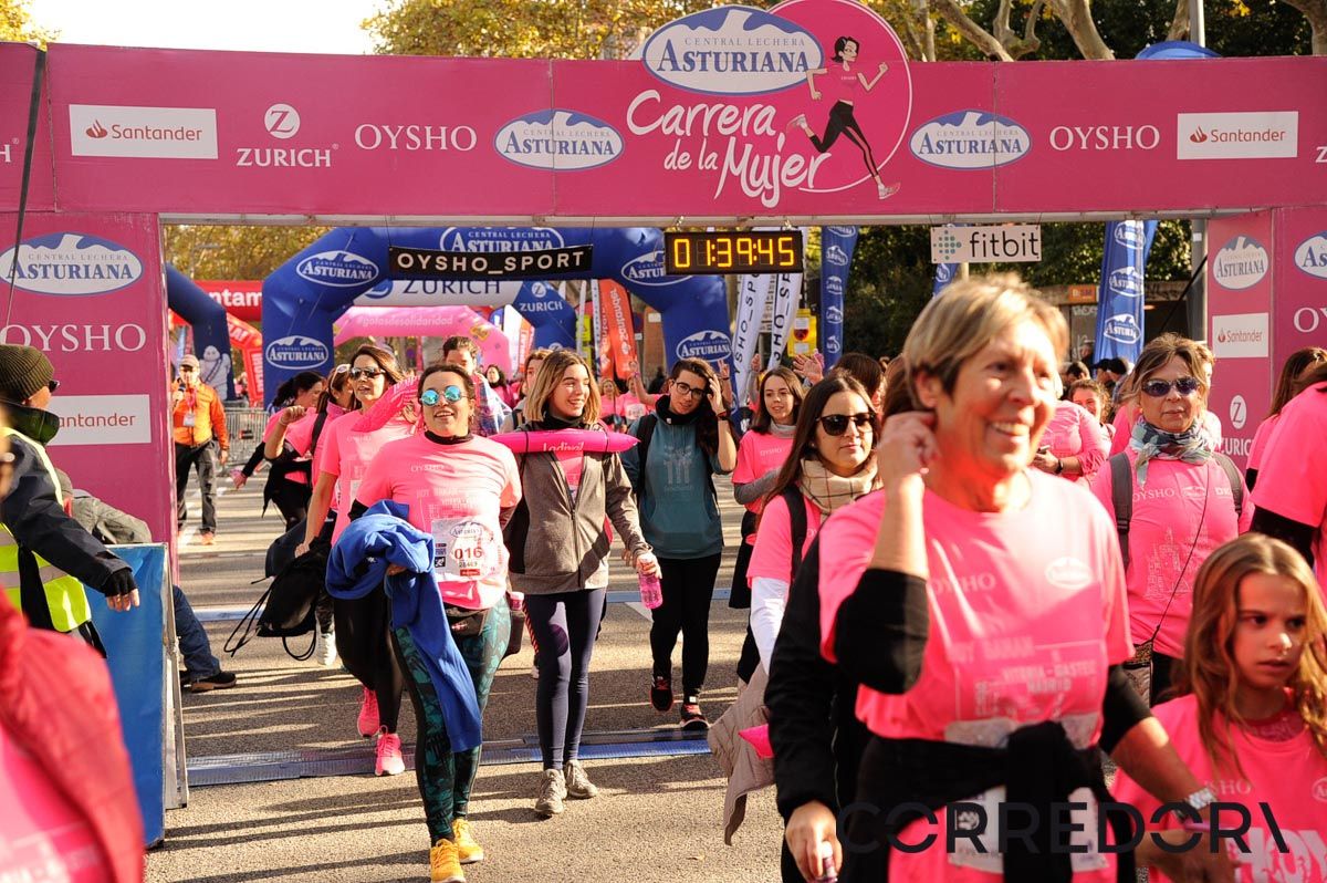 Llegada de la Carrera de la Mujer de Barcelona (ARCO DERECHO 83)