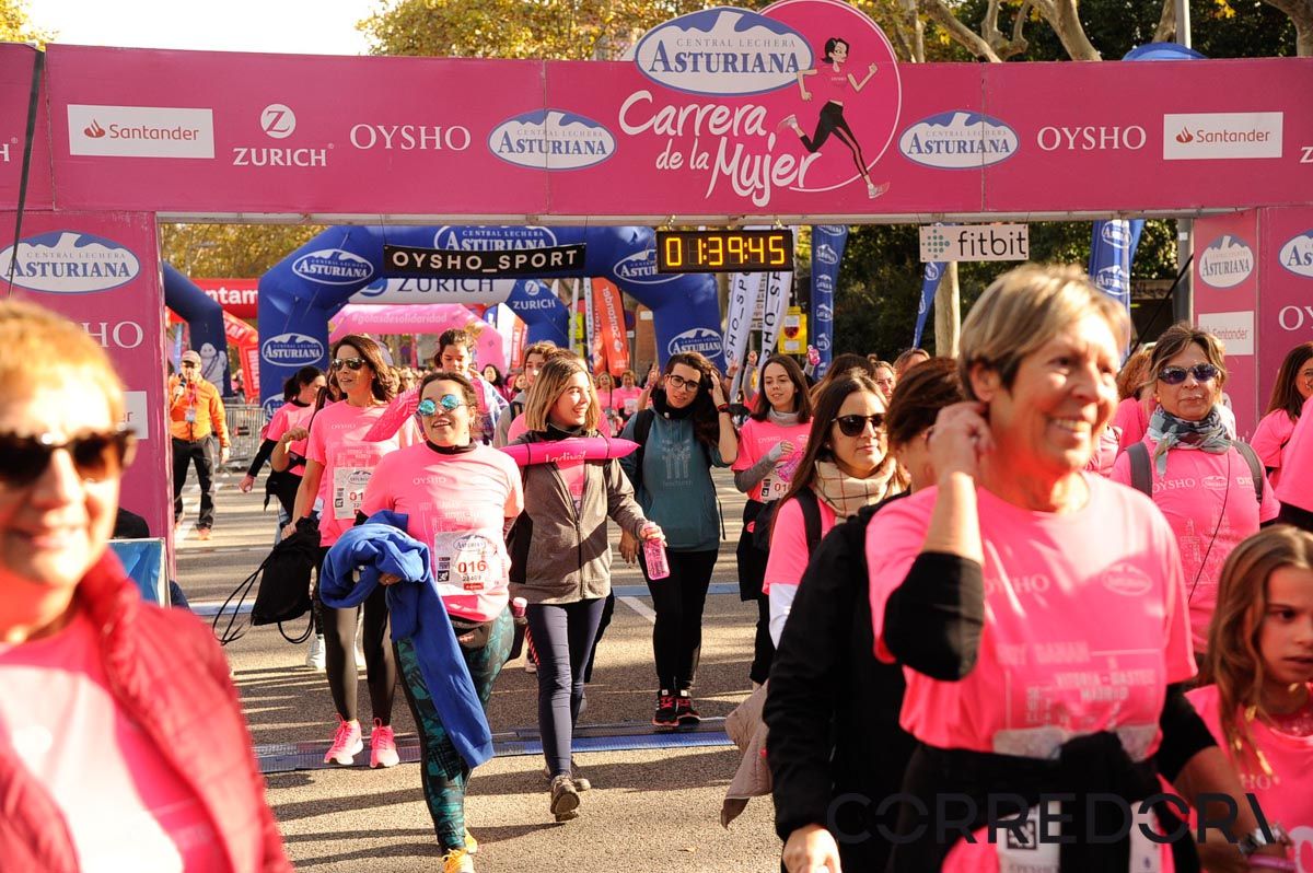 Llegada de la Carrera de la Mujer de Barcelona (ARCO DERECHO 83)