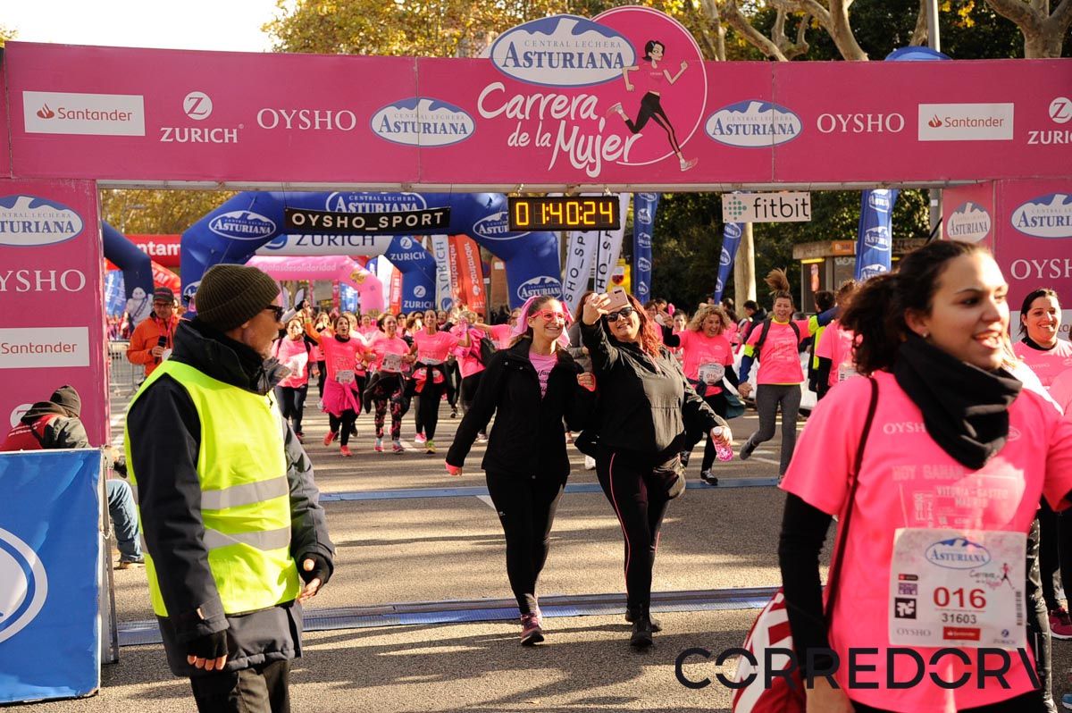 Llegada de la Carrera de la Mujer de Barcelona (ARCO DERECHO 84)