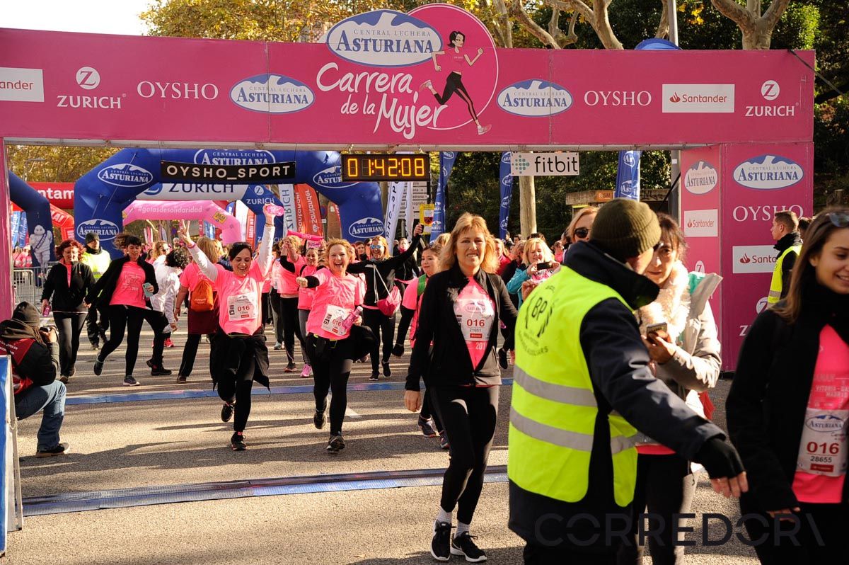 Llegada de la Carrera de la Mujer de Barcelona (ARCO DERECHO 87)