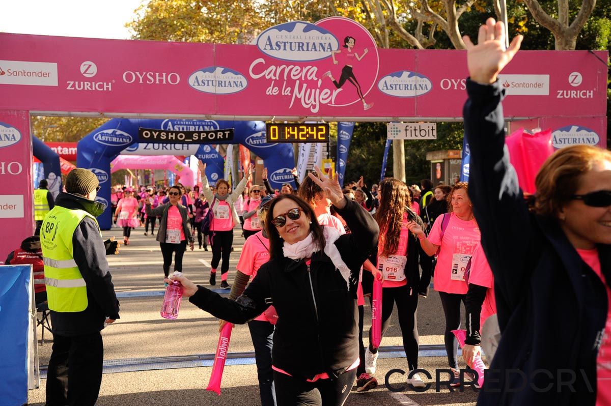 Llegada de la Carrera de la Mujer de Barcelona (ARCO DERECHO 88)