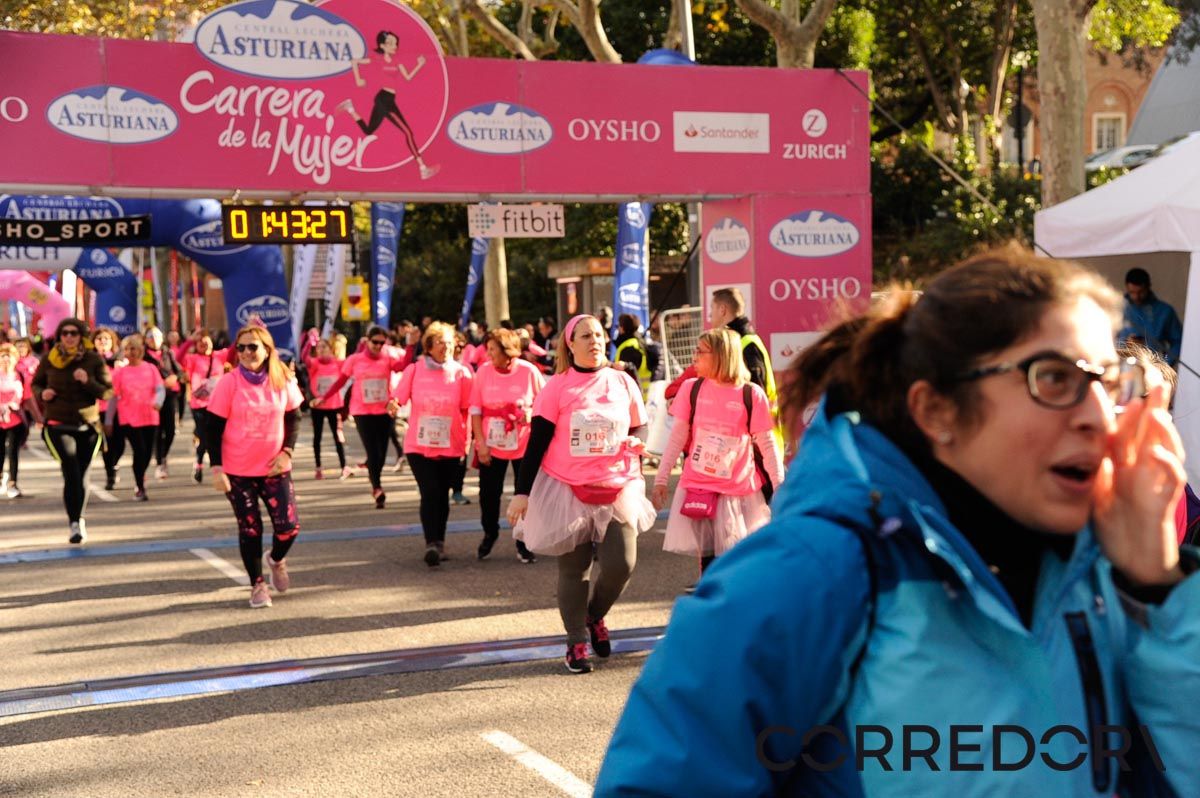 Llegada de la Carrera de la Mujer de Barcelona (ARCO DERECHO 90)
