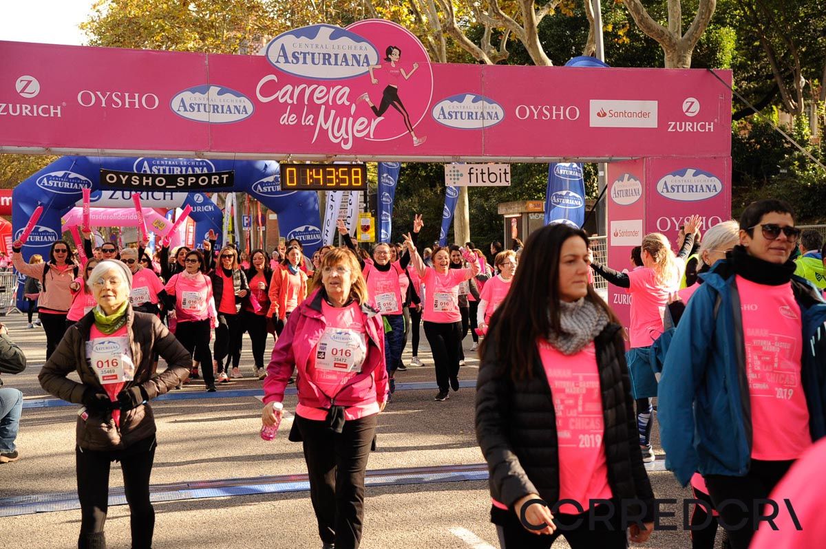 Llegada de la Carrera de la Mujer de Barcelona (ARCO DERECHO 90)
