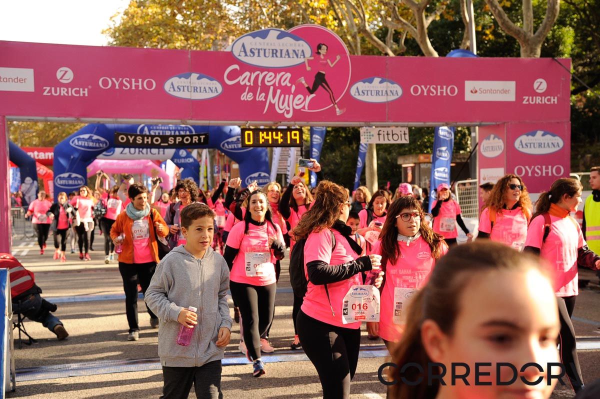 Llegada de la Carrera de la Mujer de Barcelona (ARCO DERECHO 91)
