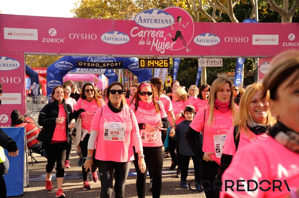 Llegada de la Carrera de la Mujer de Barcelona (ARCO DERECHO 91)