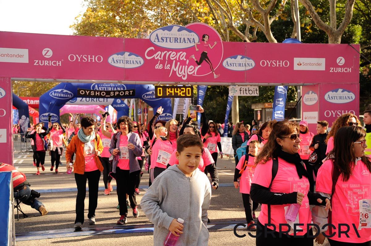 Llegada de la Carrera de la Mujer de Barcelona (ARCO DERECHO 91)