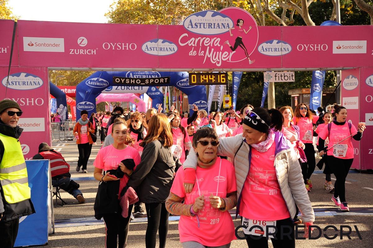 Llegada de la Carrera de la Mujer de Barcelona (ARCO DERECHO 91)