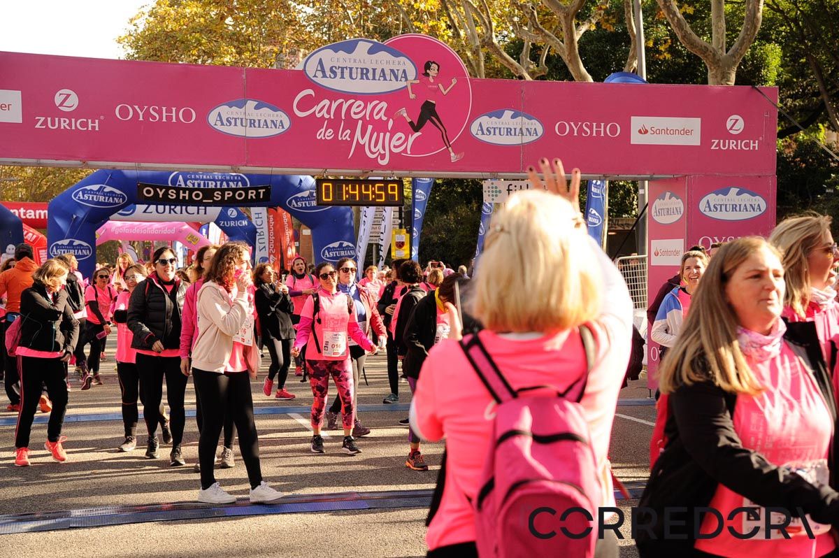 Llegada de la Carrera de la Mujer de Barcelona (ARCO DERECHO 92)