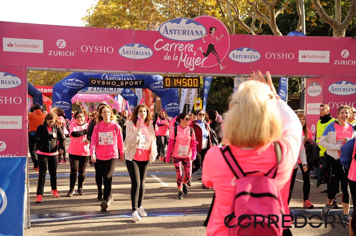 Llegada de la Carrera de la Mujer de Barcelona (ARCO DERECHO 93)