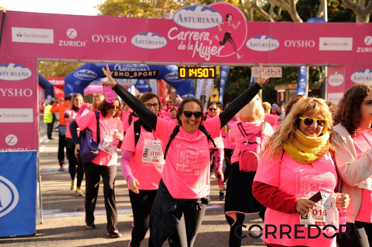 Llegada de la Carrera de la Mujer de Barcelona (ARCO DERECHO 93)
