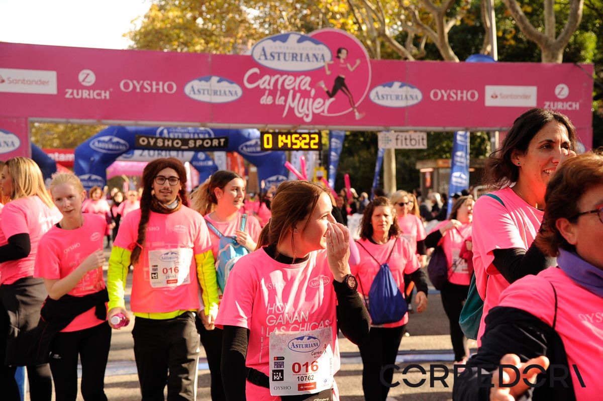 Llegada de la Carrera de la Mujer de Barcelona (ARCO DERECHO 93)