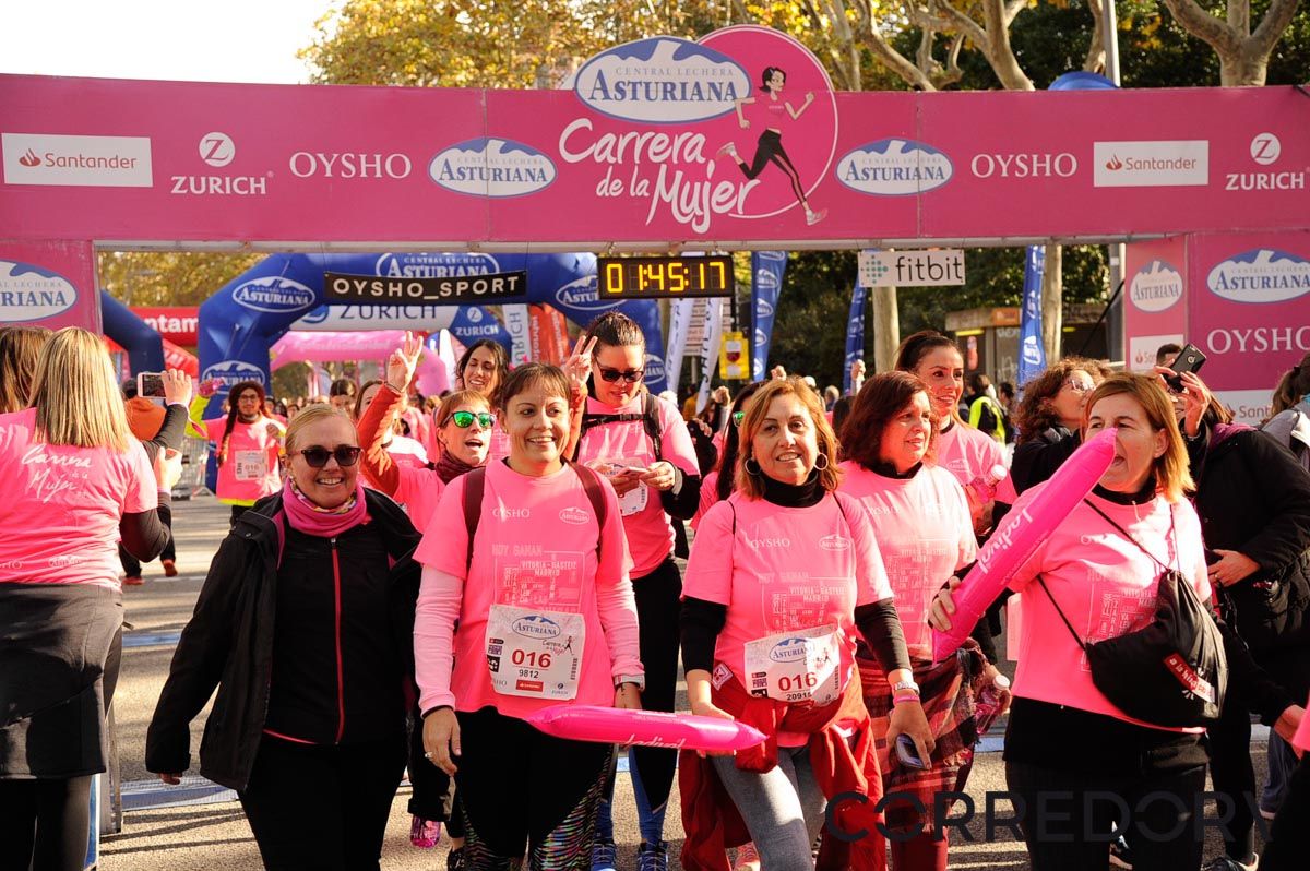 Llegada de la Carrera de la Mujer de Barcelona (ARCO DERECHO 93)