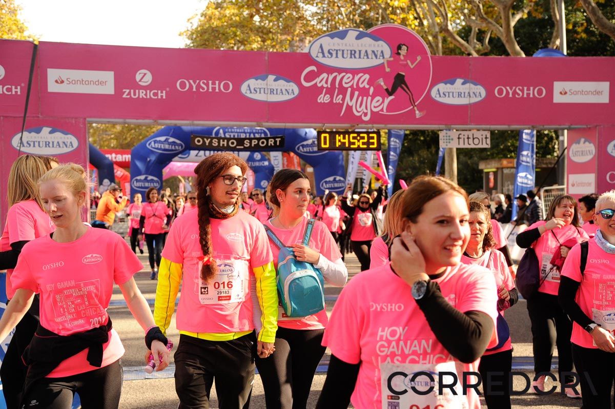Llegada de la Carrera de la Mujer de Barcelona (ARCO DERECHO 93)