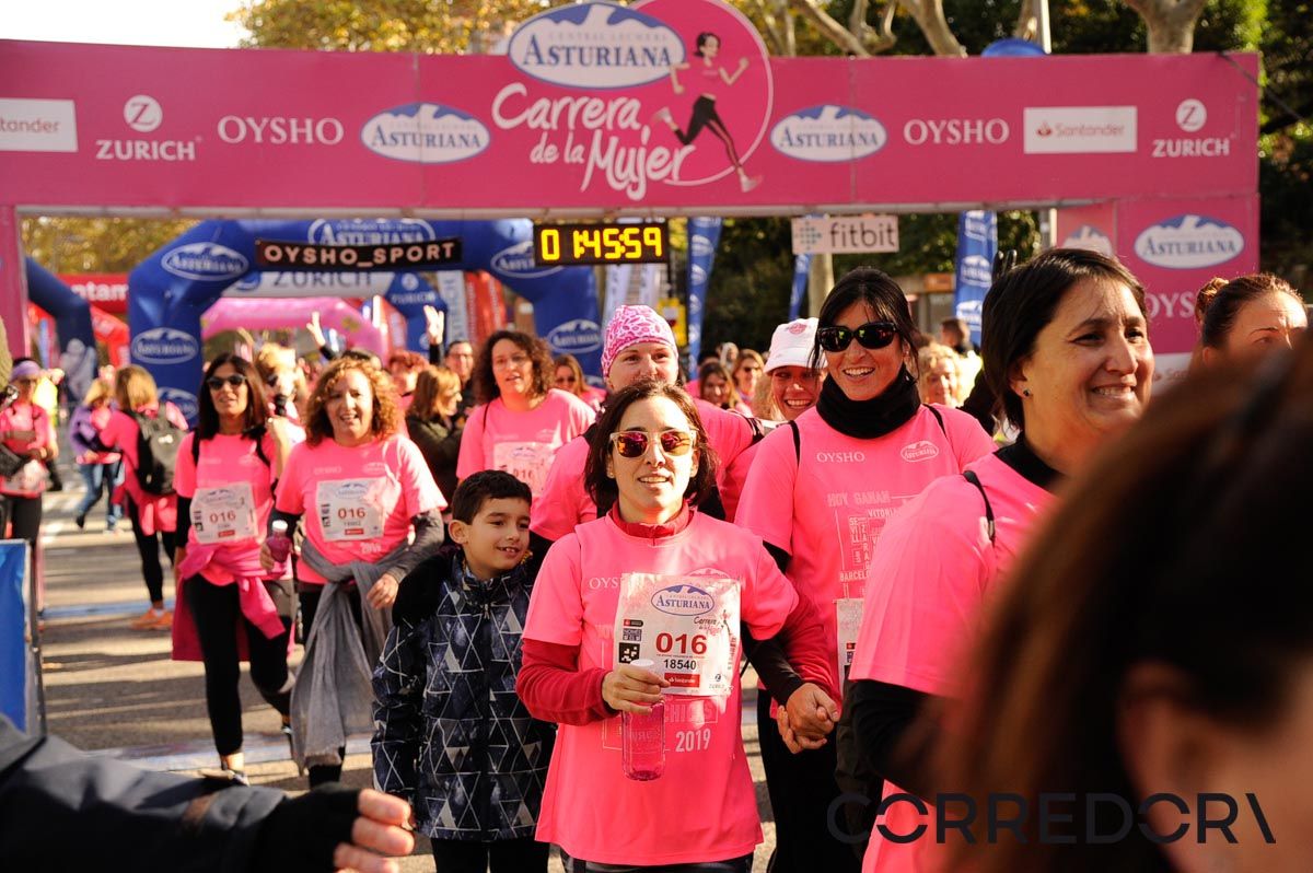 Llegada de la Carrera de la Mujer de Barcelona (ARCO DERECHO 94)