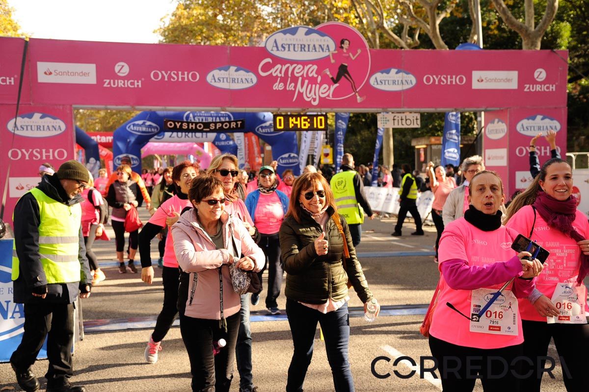 Llegada de la Carrera de la Mujer de Barcelona (ARCO DERECHO 94)