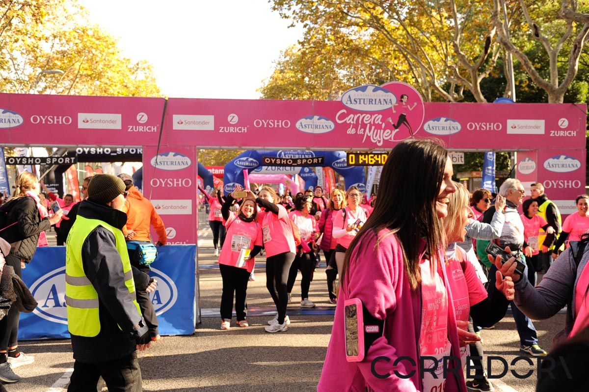 Llegada de la Carrera de la Mujer de Barcelona (ARCO DERECHO 95)