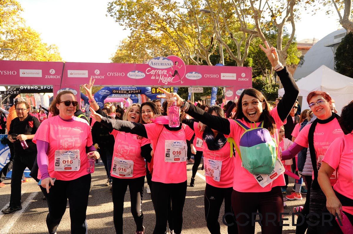 Llegada de la Carrera de la Mujer de Barcelona (ARCO DERECHO 95)