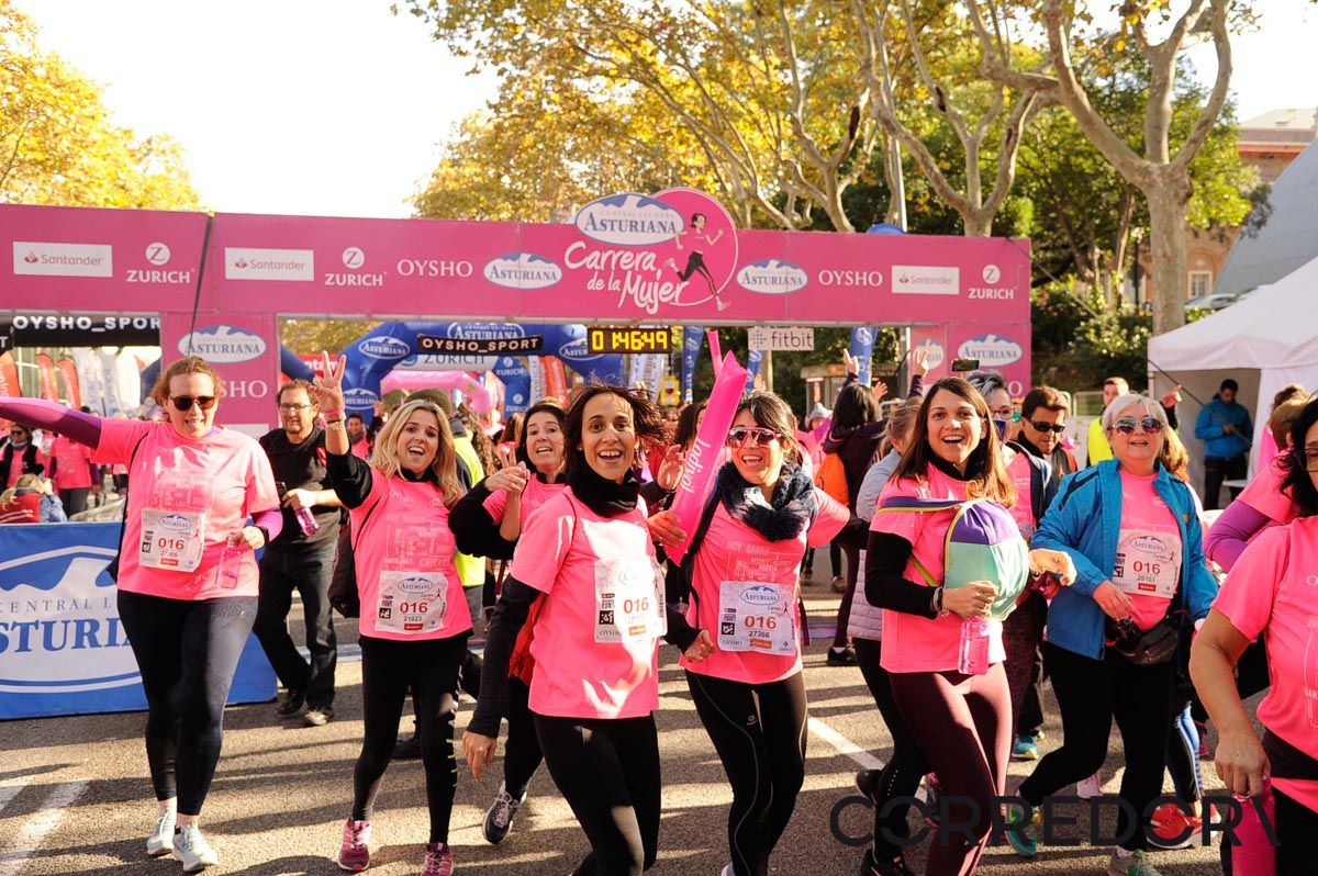 Llegada de la Carrera de la Mujer de Barcelona (ARCO DERECHO 95)
