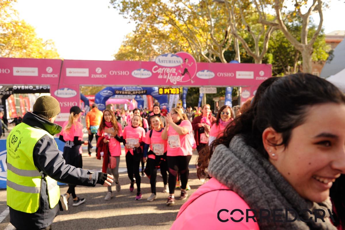 Llegada de la Carrera de la Mujer de Barcelona (ARCO DERECHO 96)