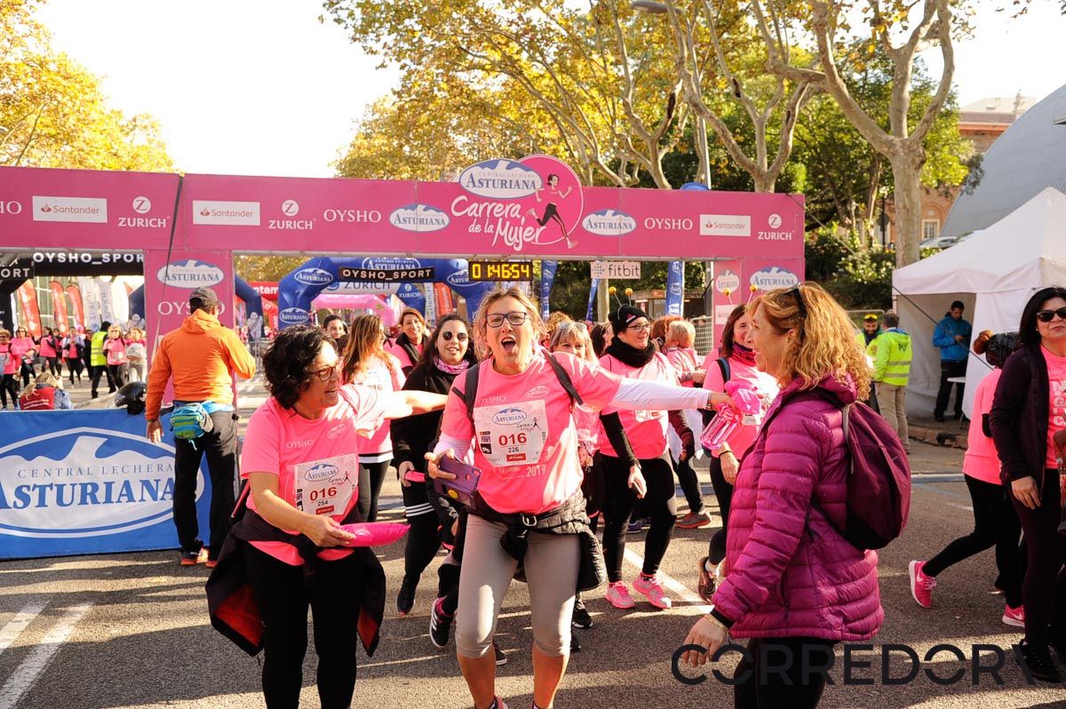 Llegada de la Carrera de la Mujer de Barcelona (ARCO DERECHO 95)