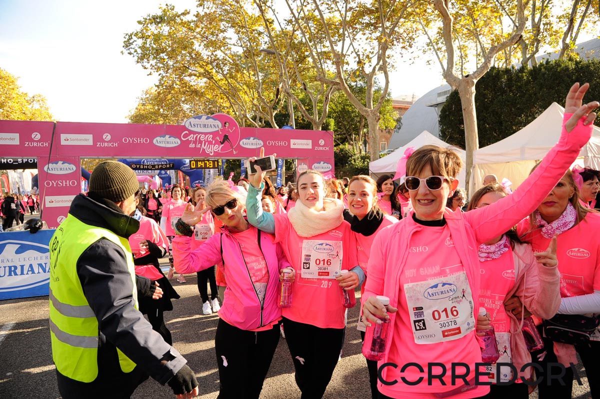 Llegada de la Carrera de la Mujer de Barcelona (ARCO DERECHO 96)