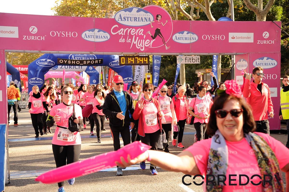 Llegada de la Carrera de la Mujer de Barcelona (ARCO DERECHO 97)